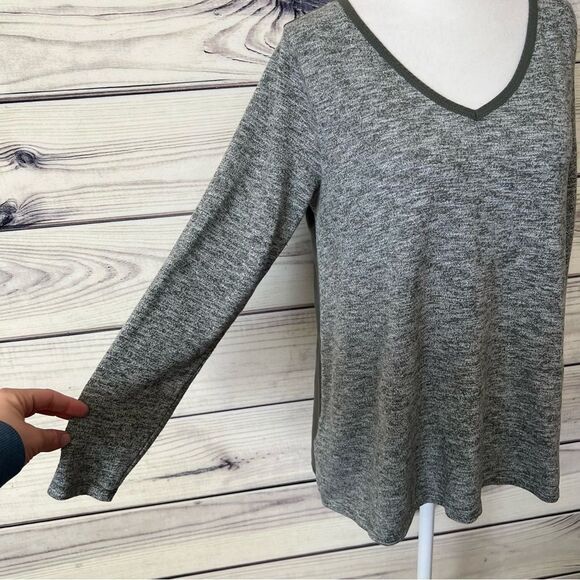 Eddie Bauer Heather Green V Neck Long Sleeve Top - Picture 3 of 8